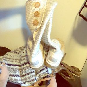 UGG authentic cream and gold knit snow boots